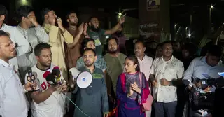 রাতে এনসিপি কার্যালয়ের সামনে ককটেল বিস্ফোরণ, প্রতিবাদে বিক্ষোভ